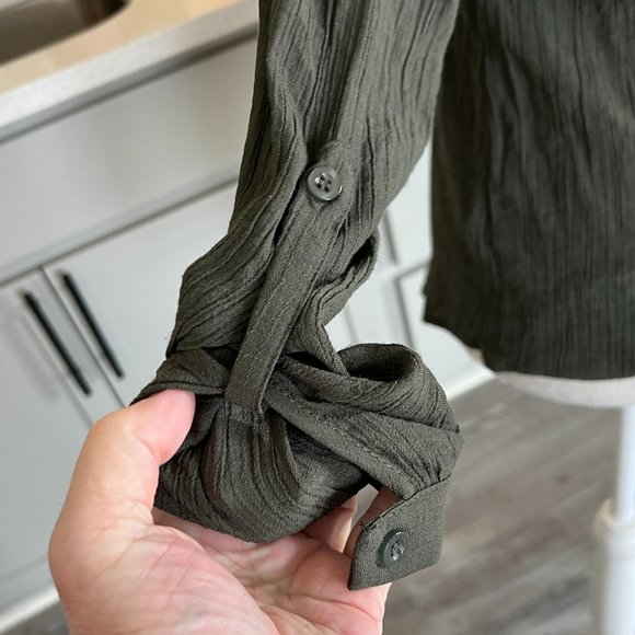 BOGO Bundle of Red Loft Top and Green E & M Top Both Large - Picture 5 of 8